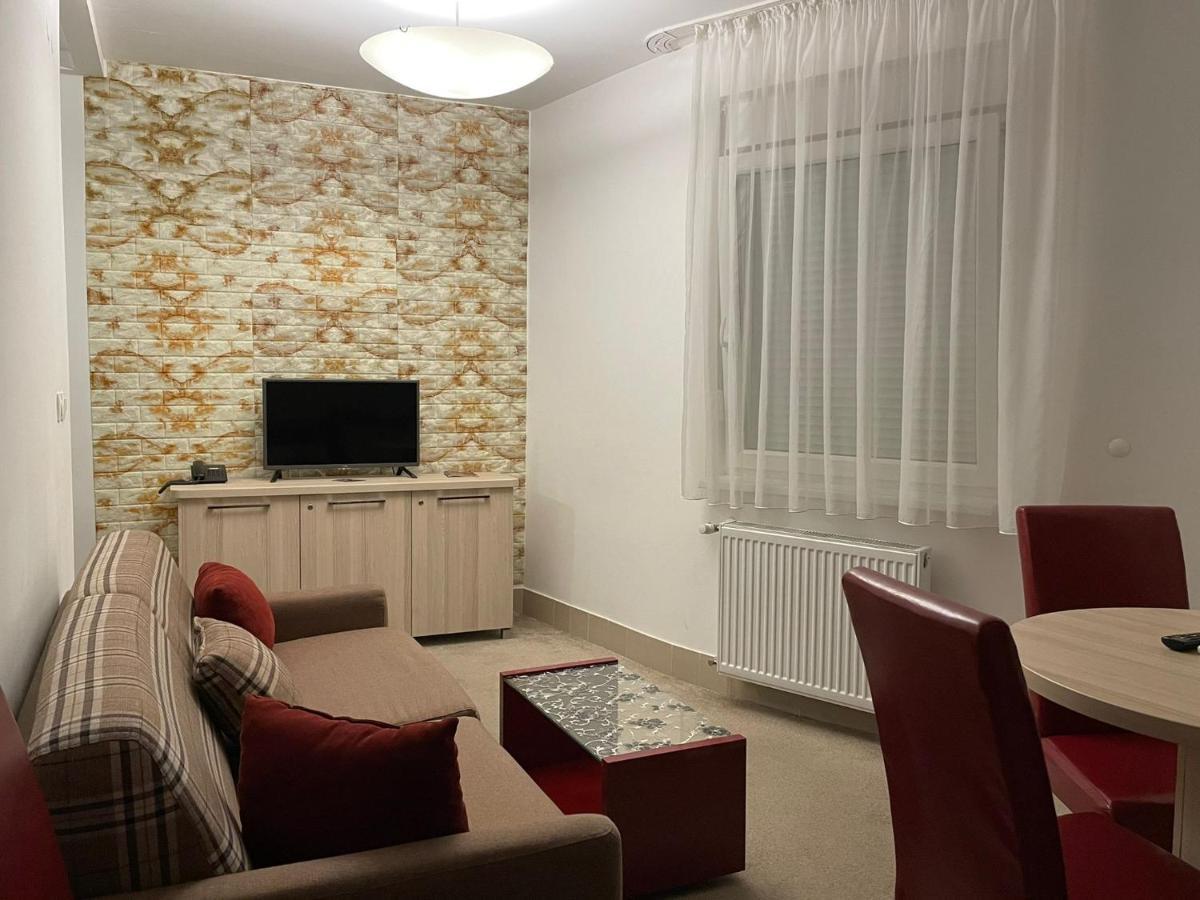 Holiday Wing Apartment 2 Jagodina Buitenkant foto
