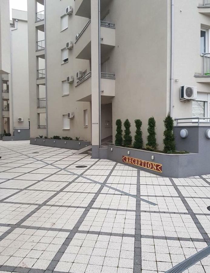 Holiday Wing Apartment 2 Jagodina Buitenkant foto