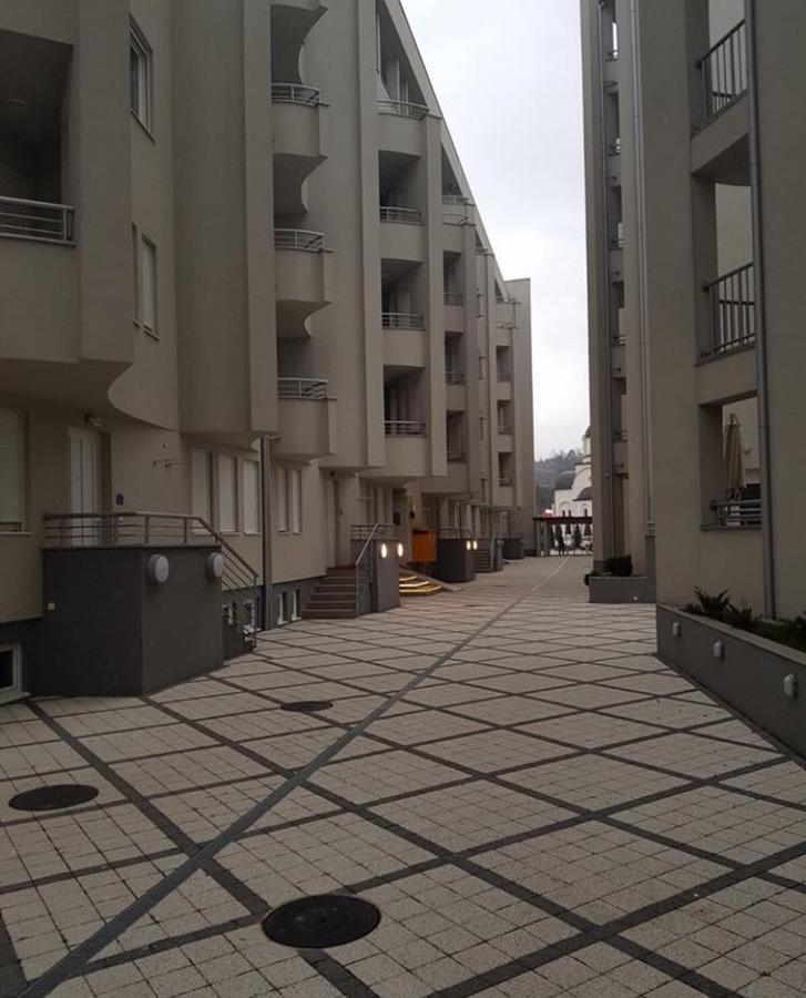 Holiday Wing Apartment 2 Jagodina Buitenkant foto