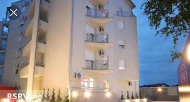 Holiday Wing Apartment 2 Jagodina Buitenkant foto